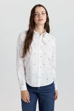 Camisa dibujo bordado