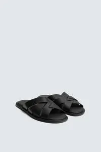 LEATHER STRAPPY SANDALS