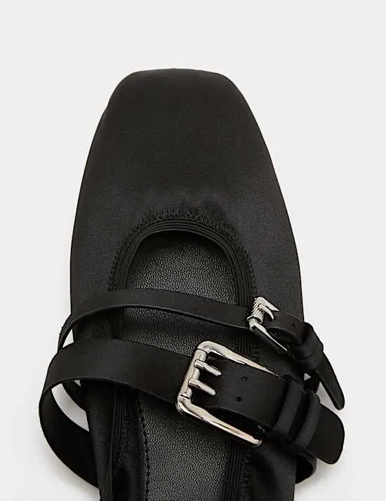 Flache Mary Jane Ballerinas aus Satin mit Doppelschnalle