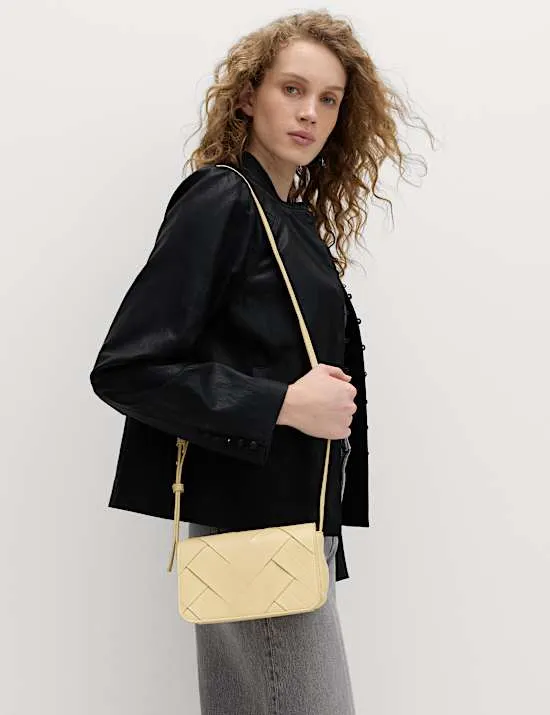 Gewebte Umhängetasche aus Lederimitat