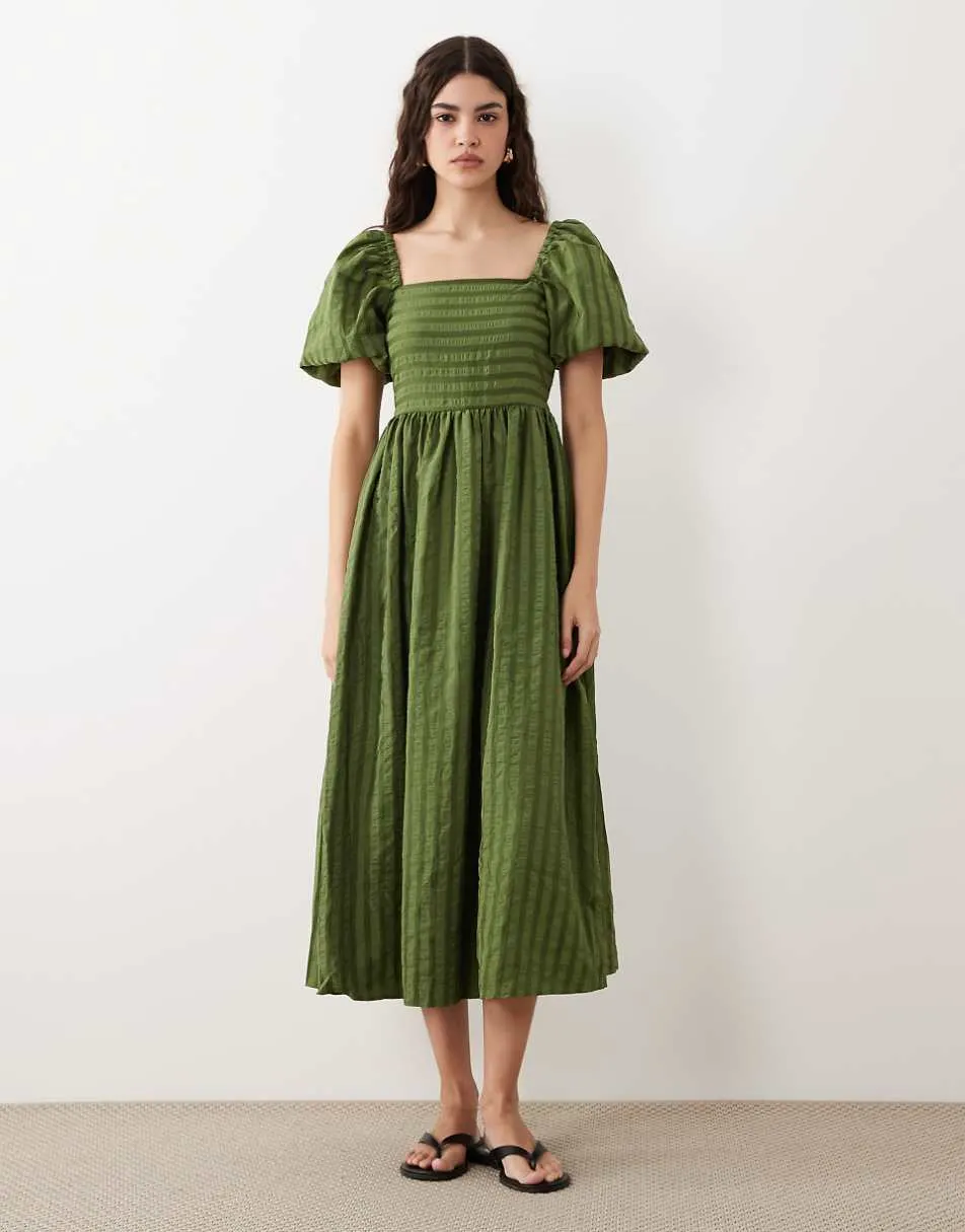 New Look seersucker puff sleeve midi dress in dark khaki