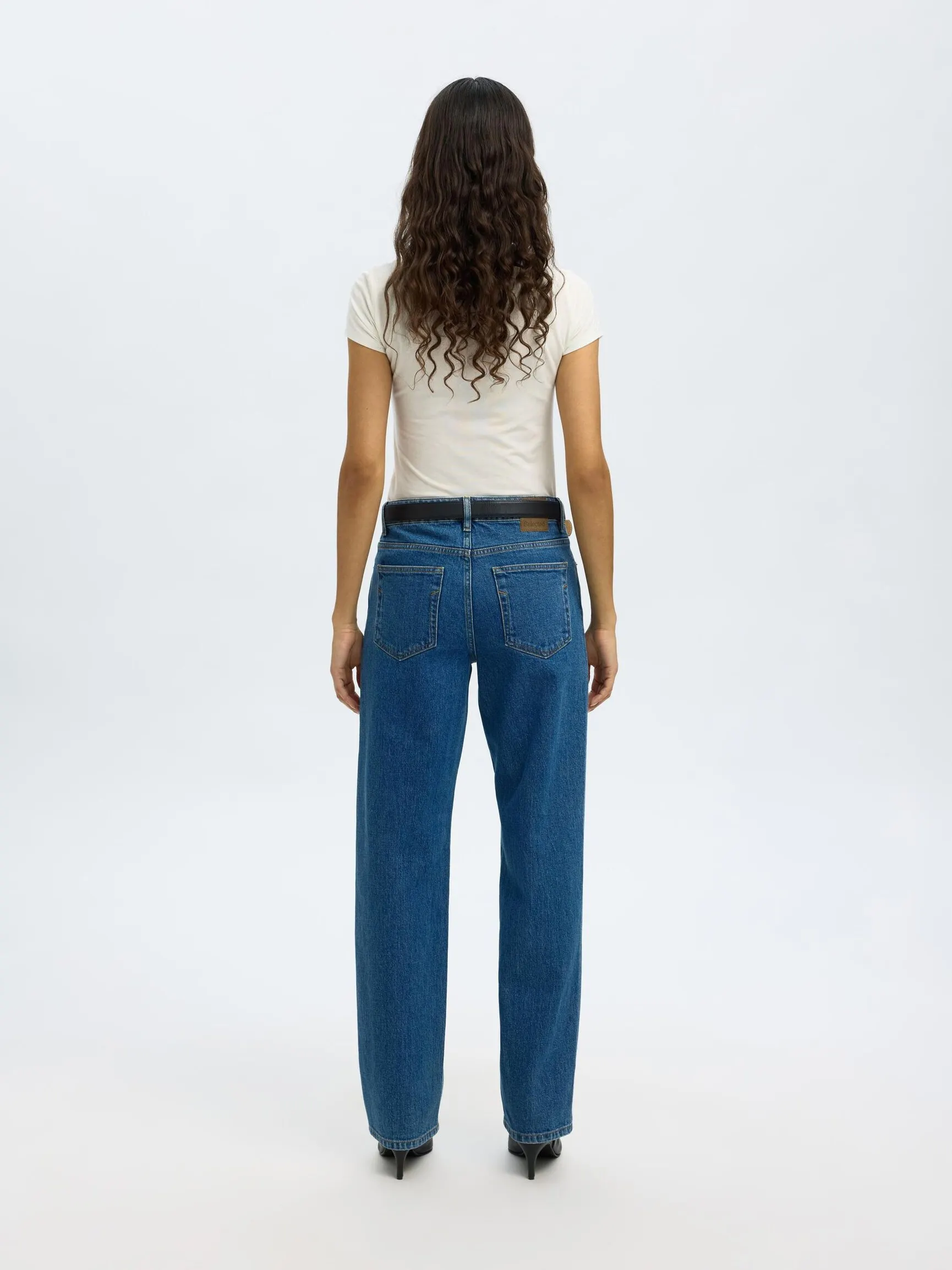 MID WAIST STRAIGHT FIT JEANS