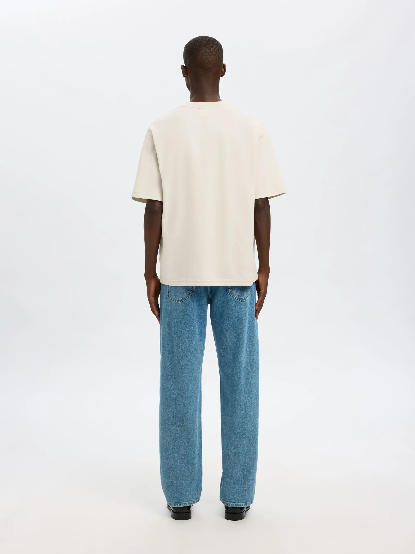 LOOSE FIT T-SKJORTE