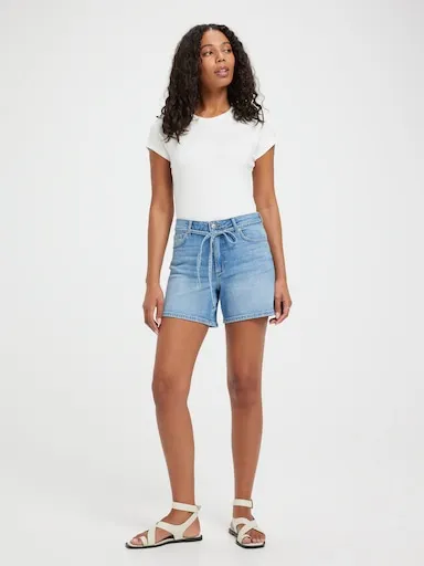 ONLY Gianna Mid Belted Shorts In Light Blue