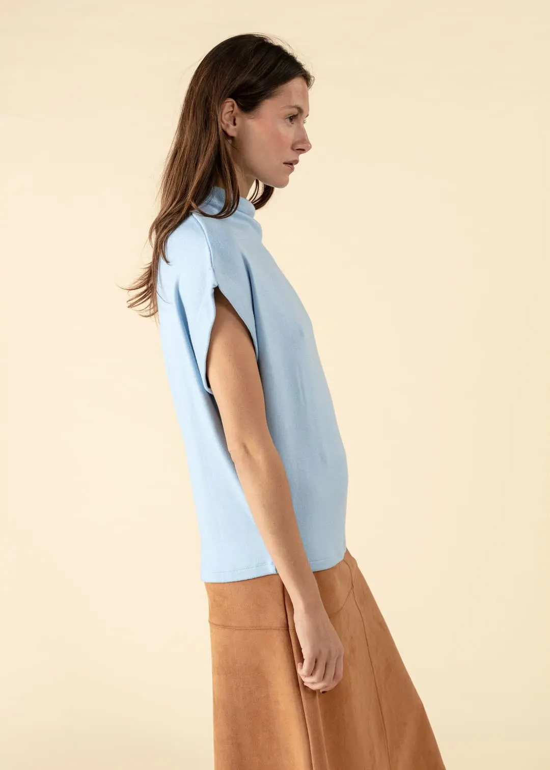 Blå slätstickad tröja