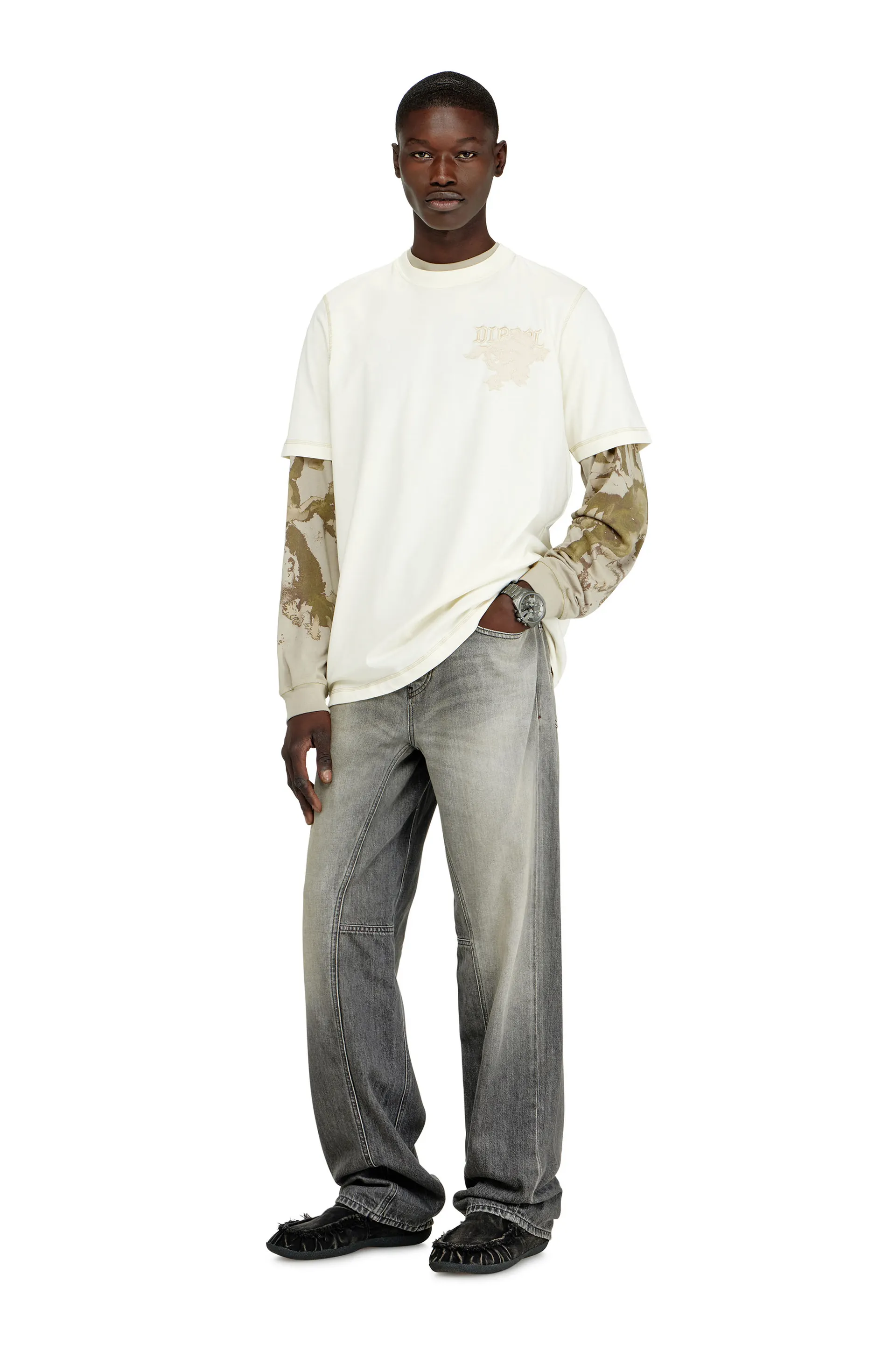 Regular T-shirt with embroidered patch