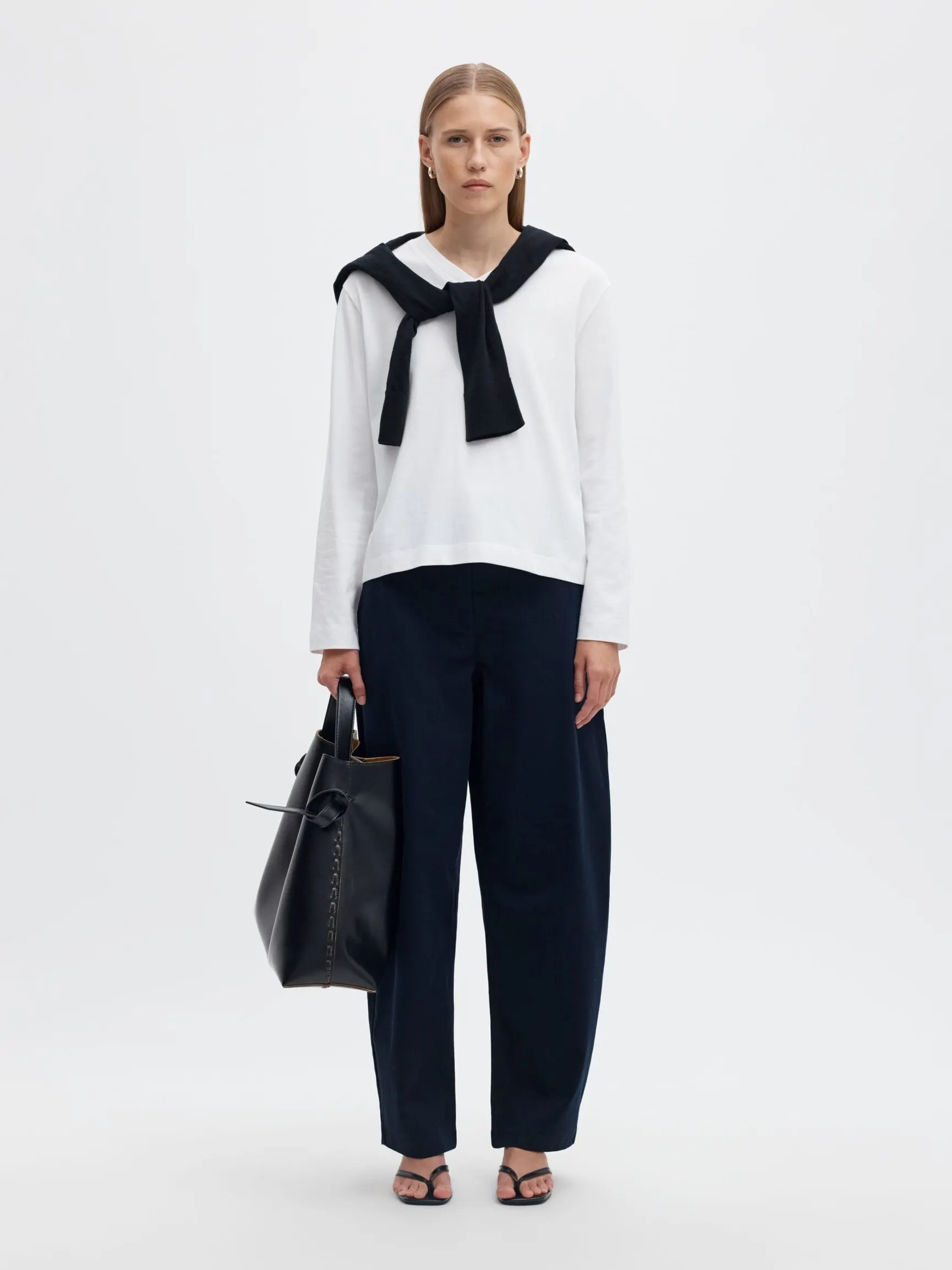 BARREL FIT CHINOS