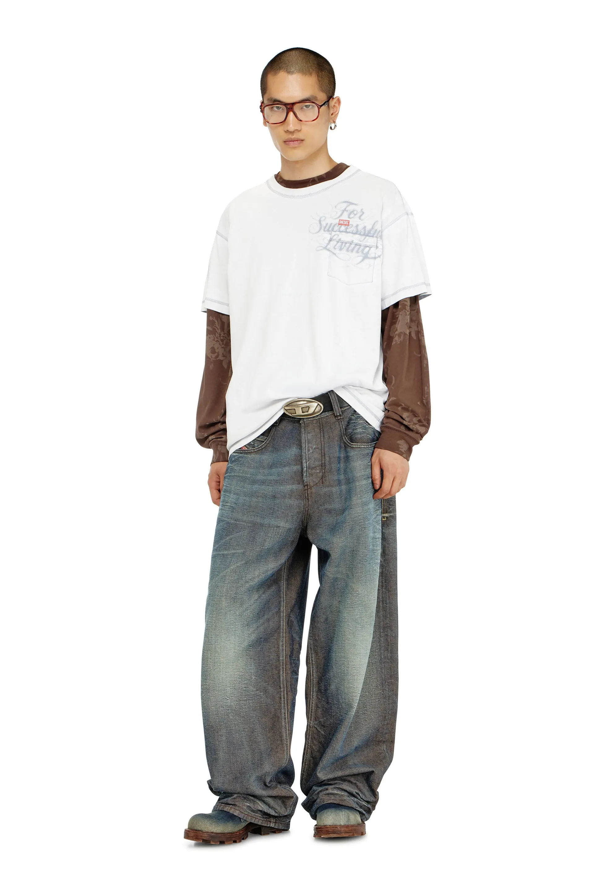 T-shirt with chest pocket and graphic print