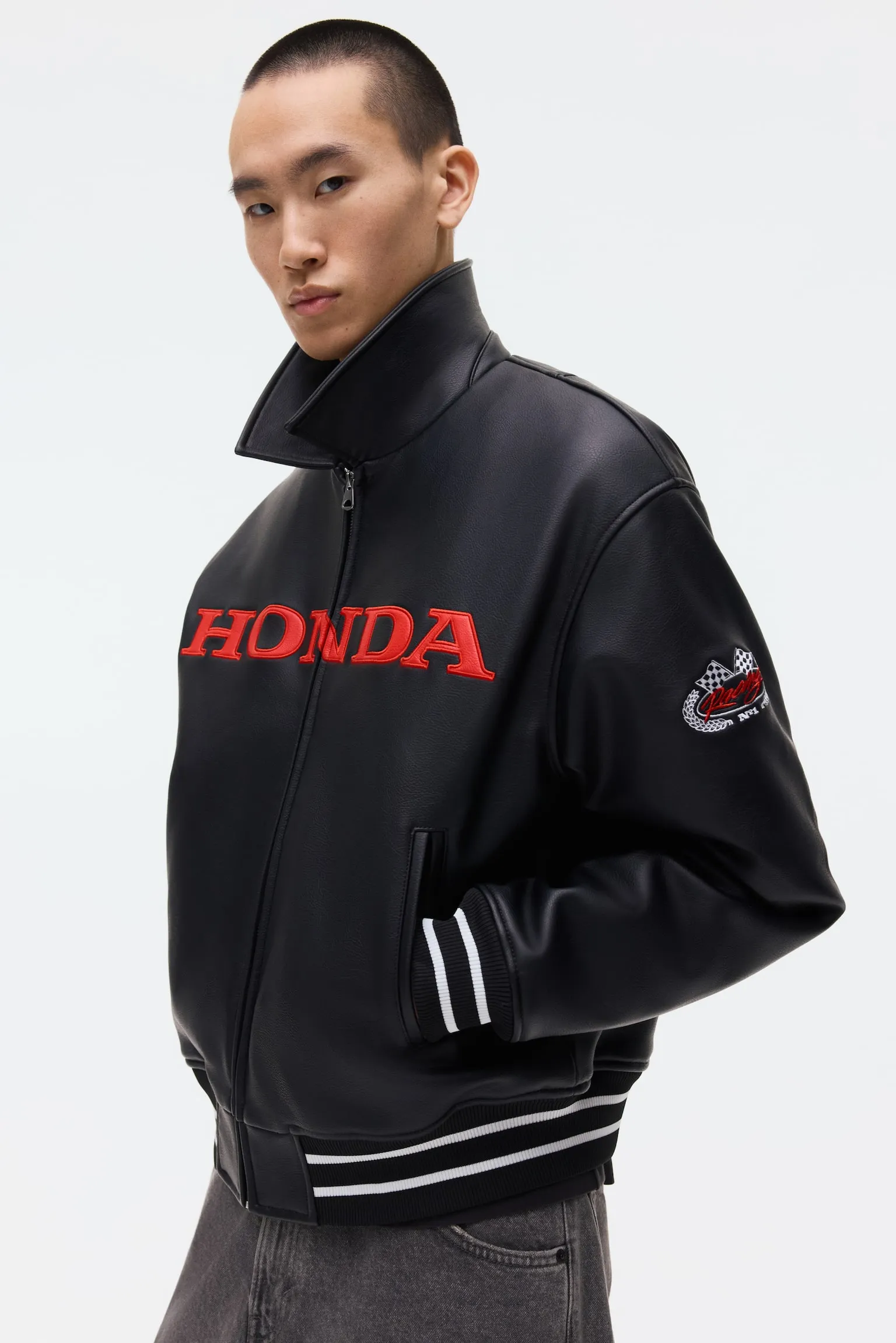 Chamarra de baseball con diseño