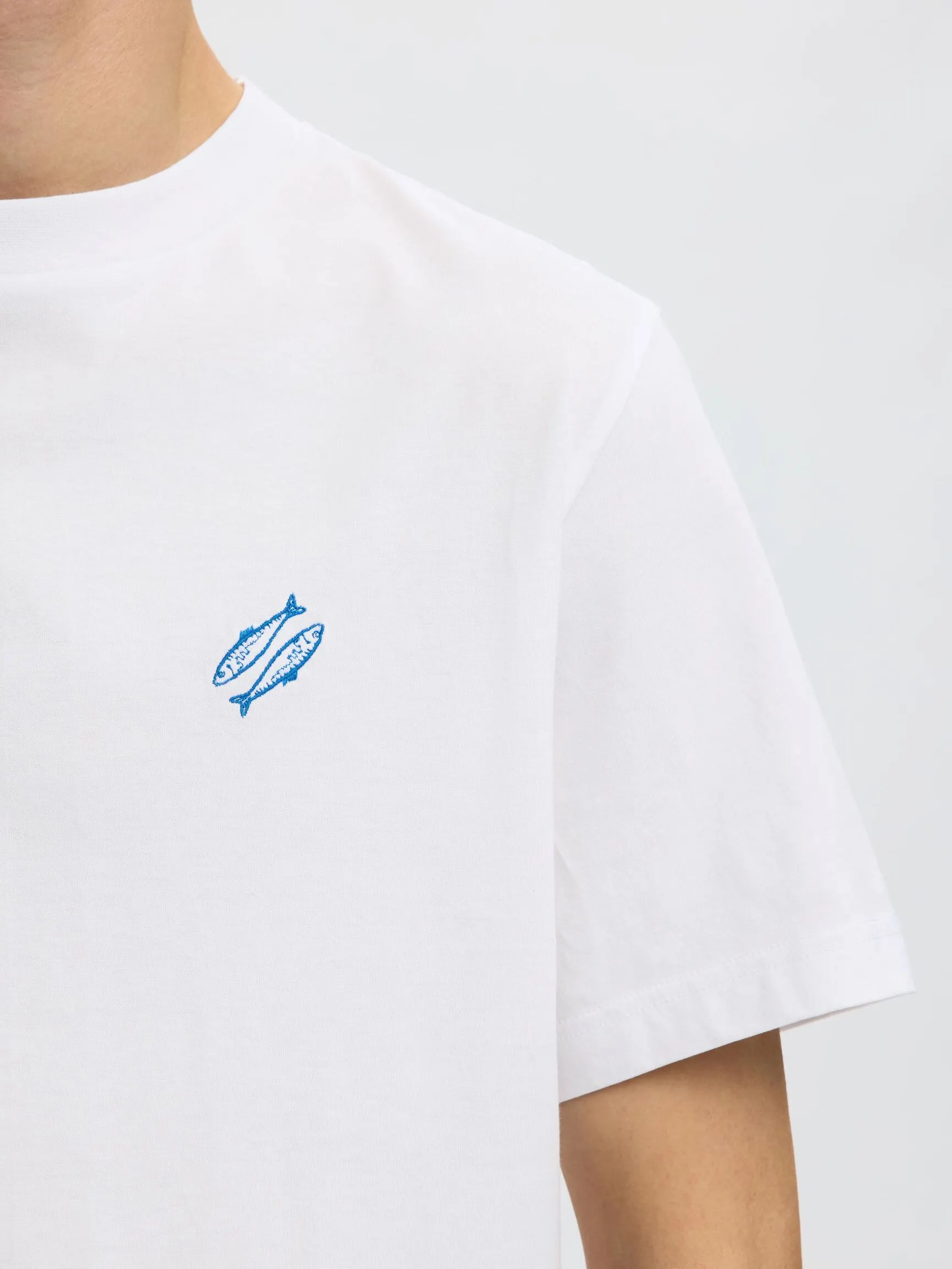 BRODERT T-SKJORTE