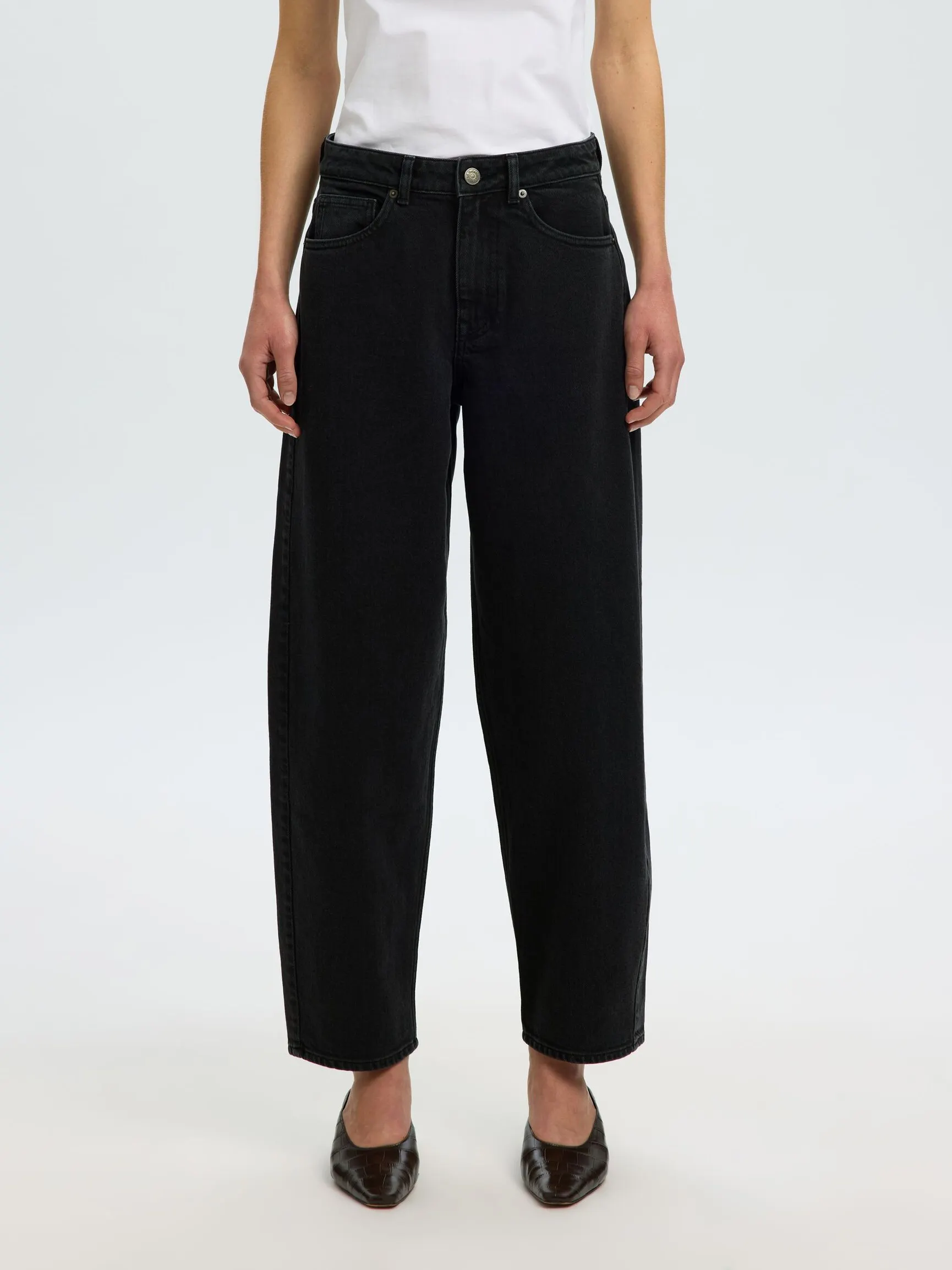 HIGH WAIST JEANS MED BARREL FIT