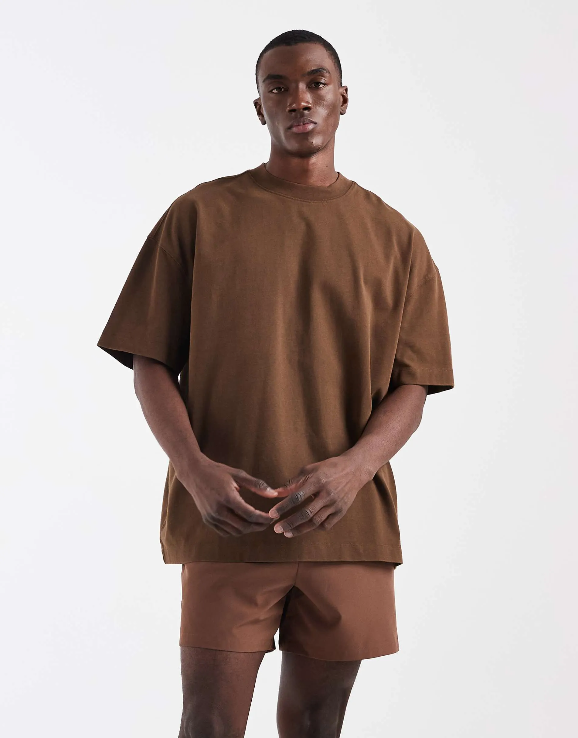 4505 Icon heavyweight cotton oversized t-shirt with quick dry finish in washed brown