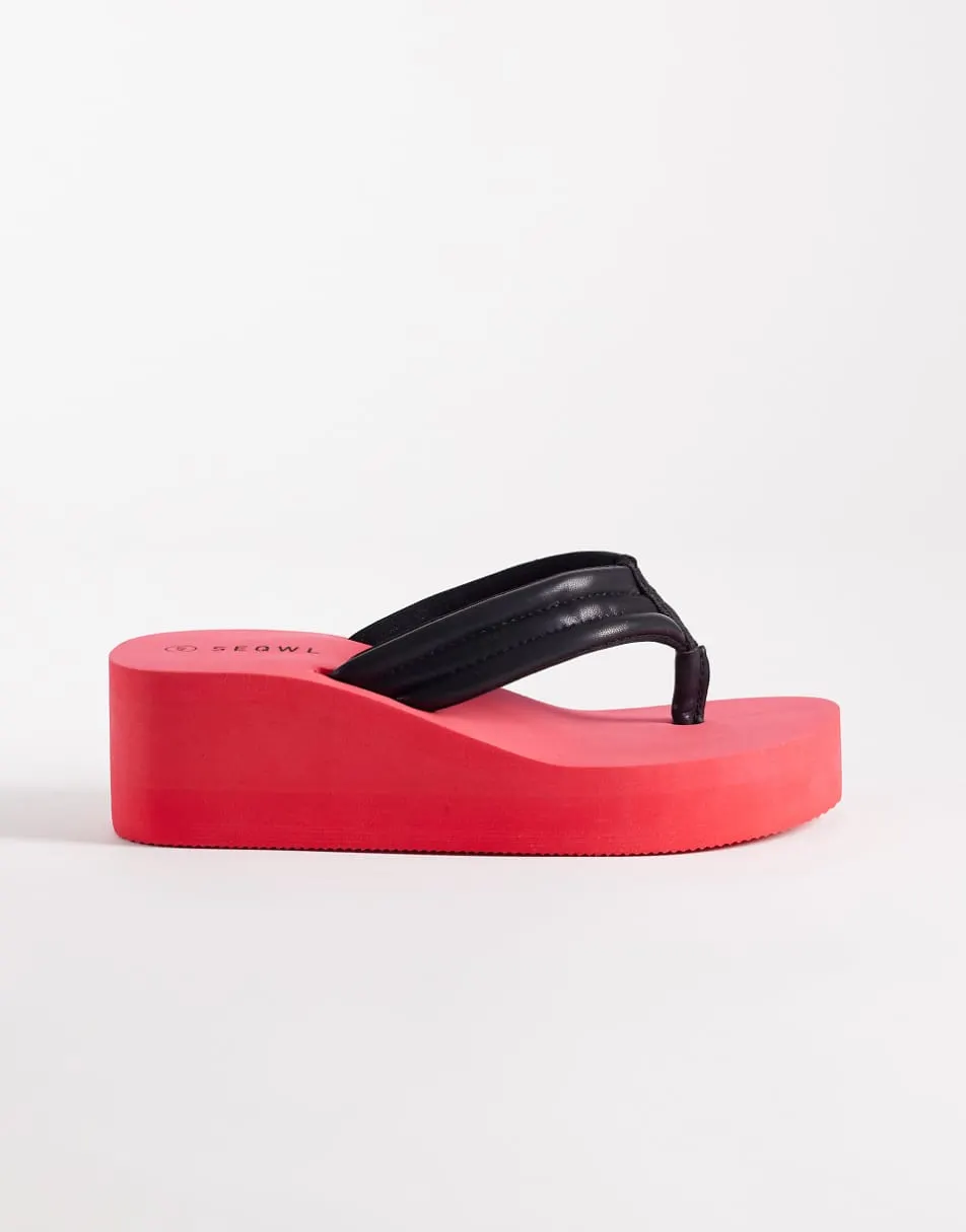 SEQWL Wide Fit Thong flatform wedge in red/black