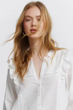 Blusa volumen y volantes