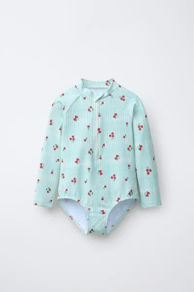 AGES 9-14 / THREE-PACK OF LABELLED TOPS