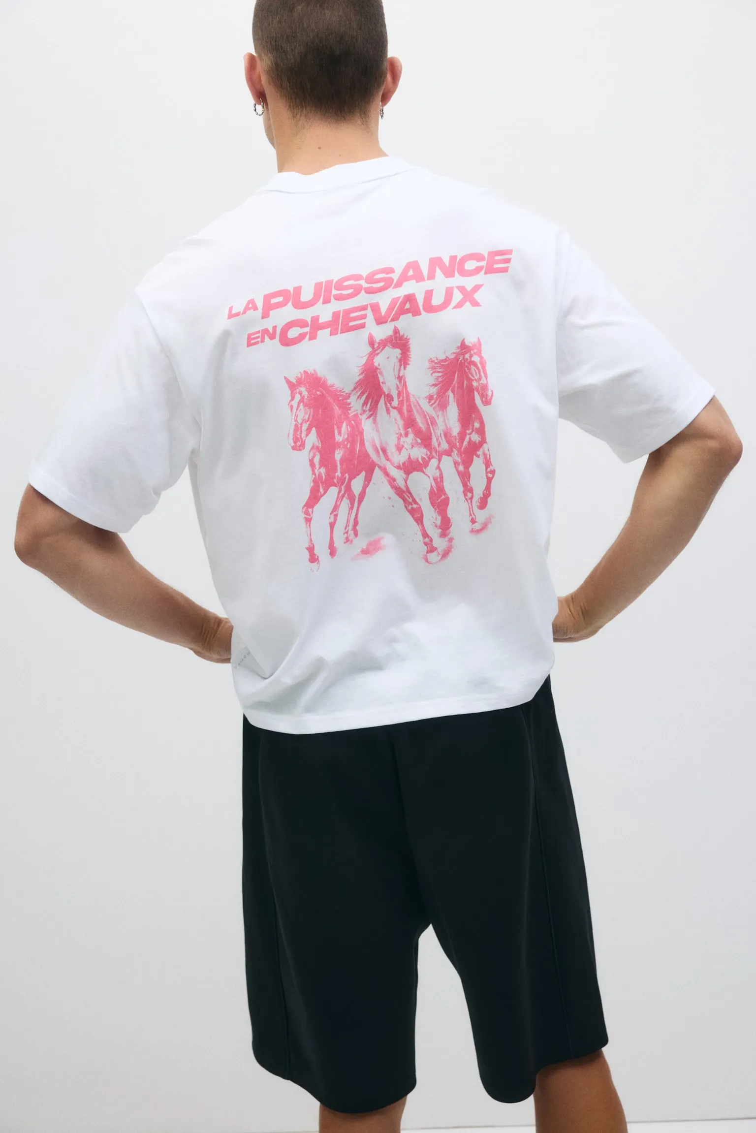 Playera deportiva de corte cuadrado con DryMove™