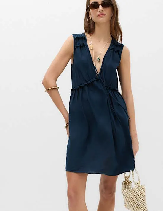 Mini-Kleid aus Leinenmischgewebe mit V-Ausschnitt und Schleifenkragen