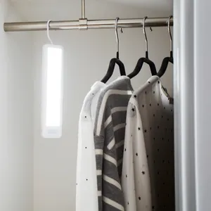 Reglette ilog led integrato 130 LM con sensore di movimento