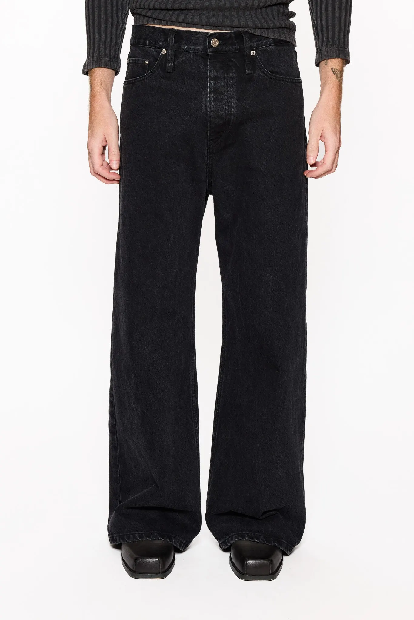 Wide-Leg Jeans