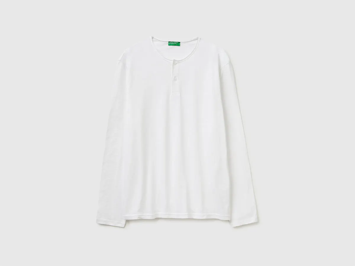 T-shirt with henley neck