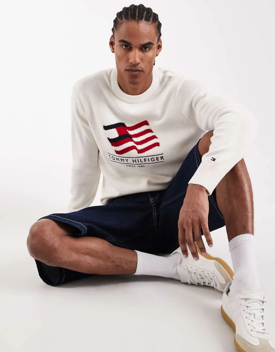 Tommy Hilfiger waving flag logo knitted jumper in white