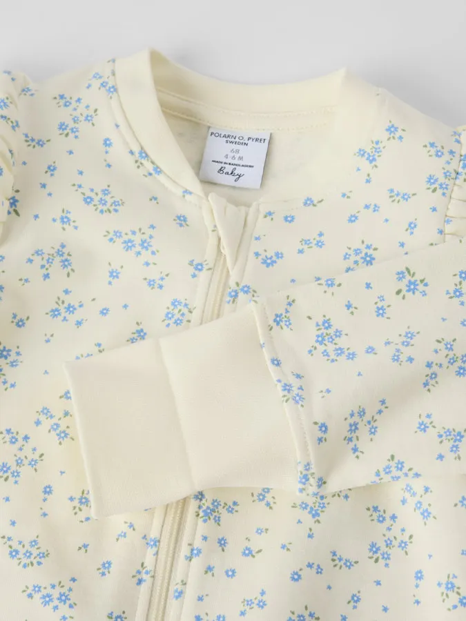 Myk collegekvalitet med fine volanger