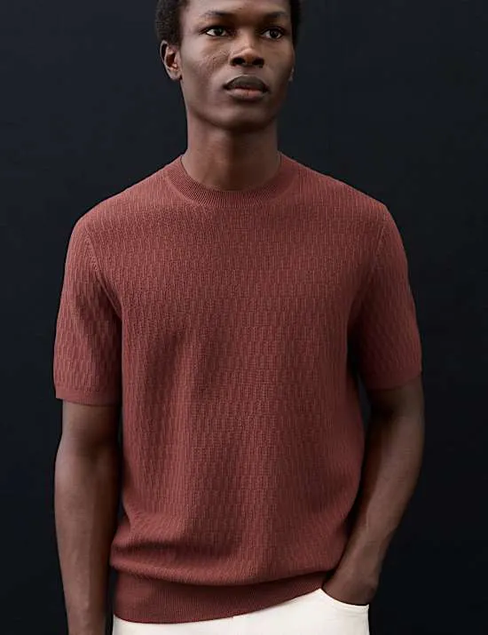Gestricktes T-Shirt mit Strukturmuster