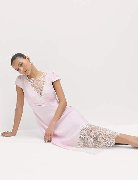 Midi-Teekleid aus Satin mit Spitzeneinsatz