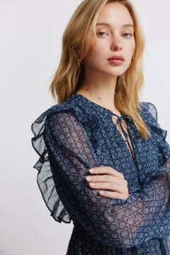 Vestido corto de manga larga volantes