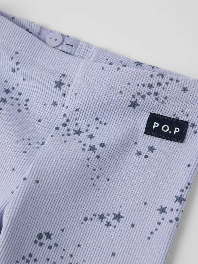 Ribbestrikket i myk bomull med bølget kant