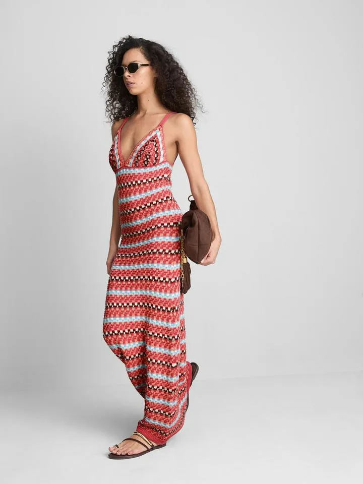 Robe longue en crochet à col en V Paula Echevarría