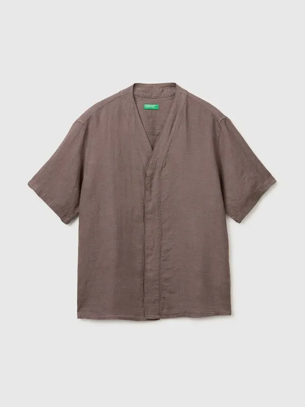 Pure linen V-neck shirt