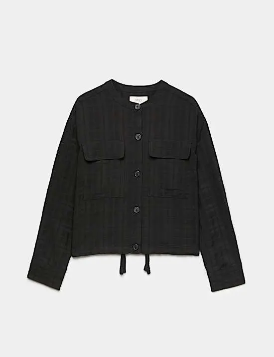 Kurze Jacke ohne Kragen mit Karomuster