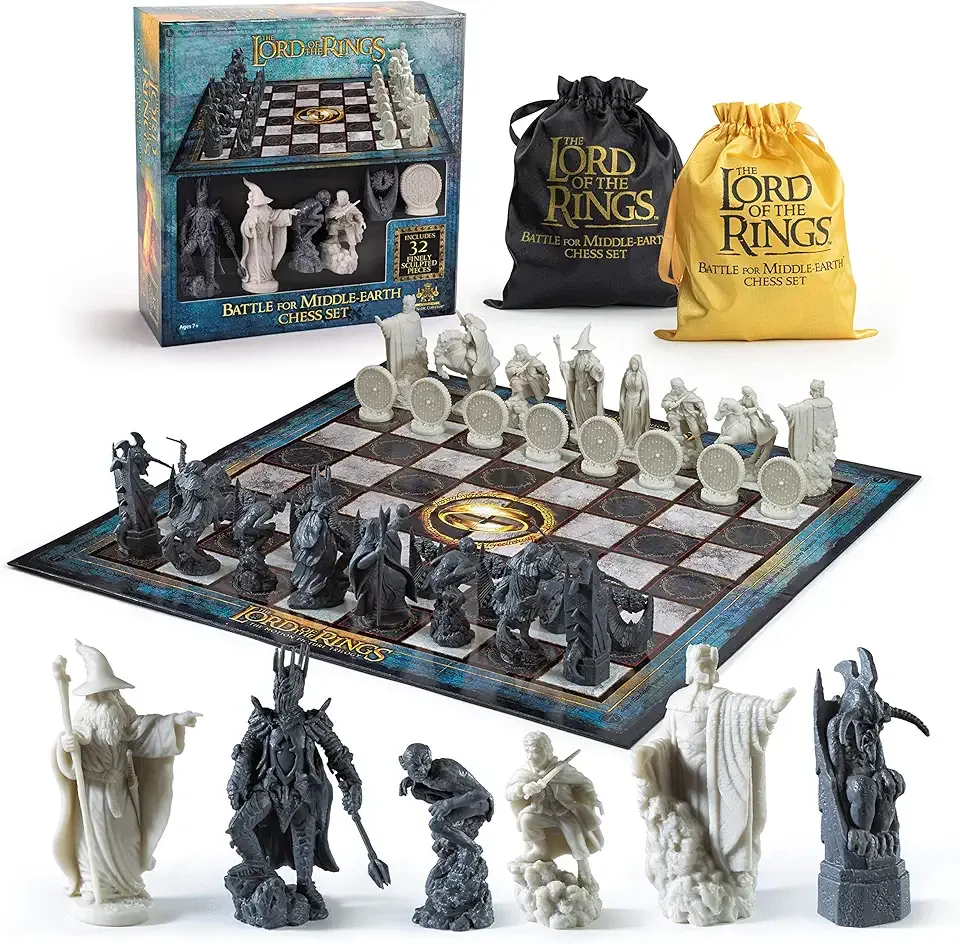 The Noble Collection The Lord of The Rings Chess Set: Battle for Middle-Earth