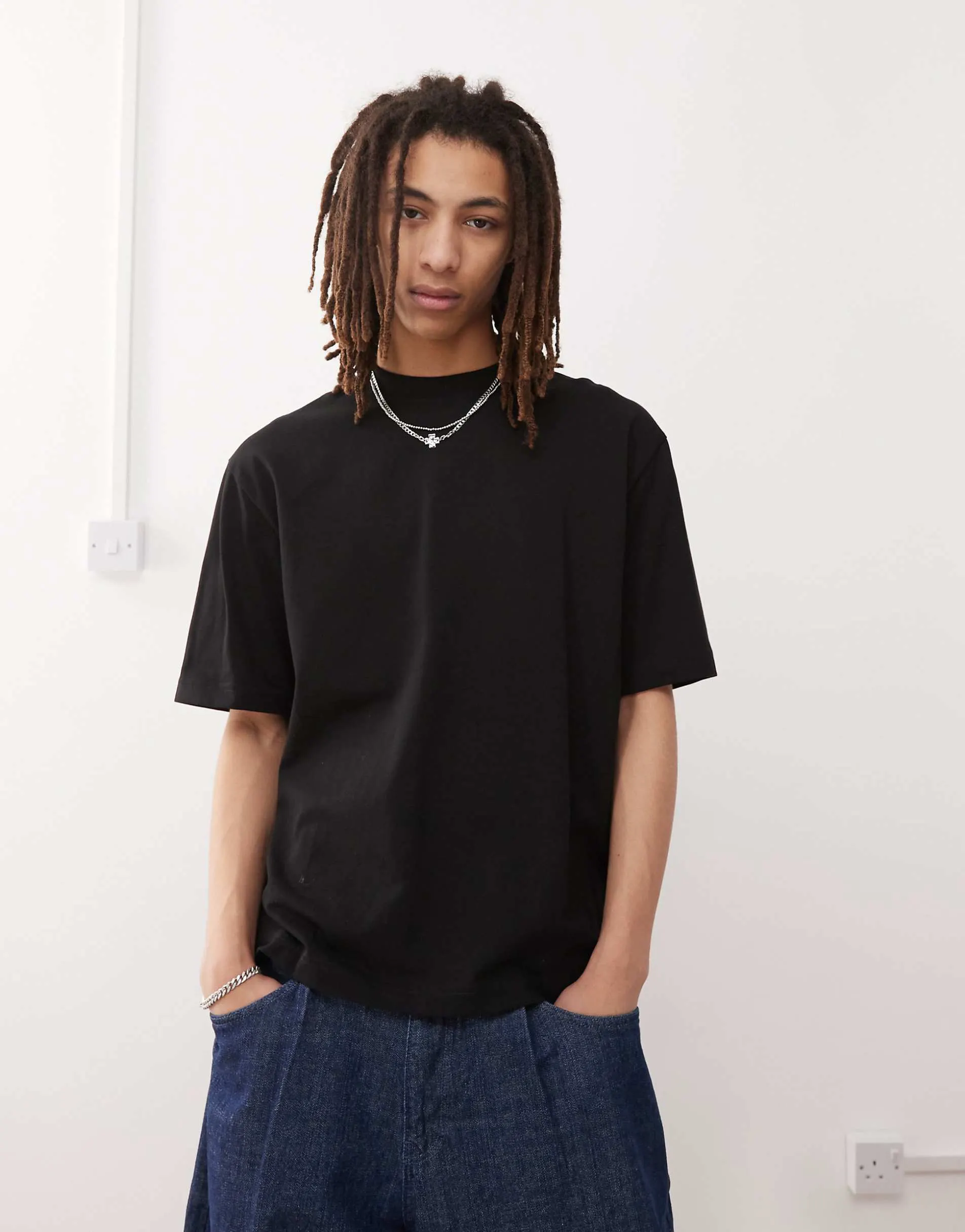 Weekday relaxed fit heavyweight jersey t-shirt in black