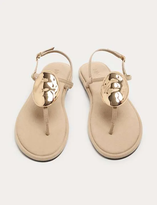 Flache Sandalen aus Mesh mit Knöchelriemen