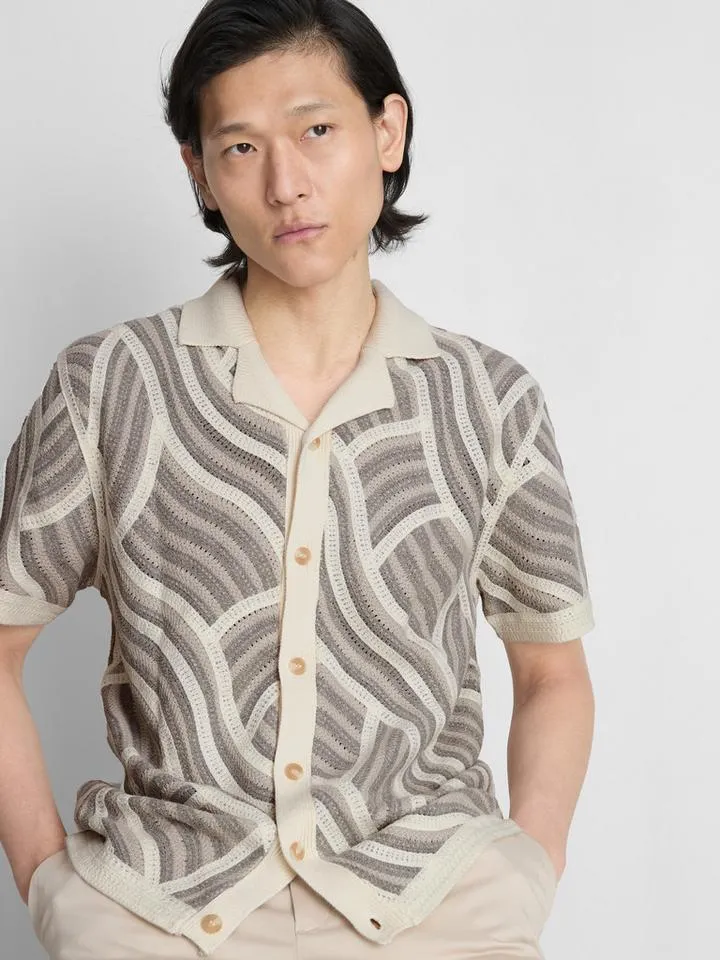 Chemise boutonnée en crochet à motif ondulé The Edit