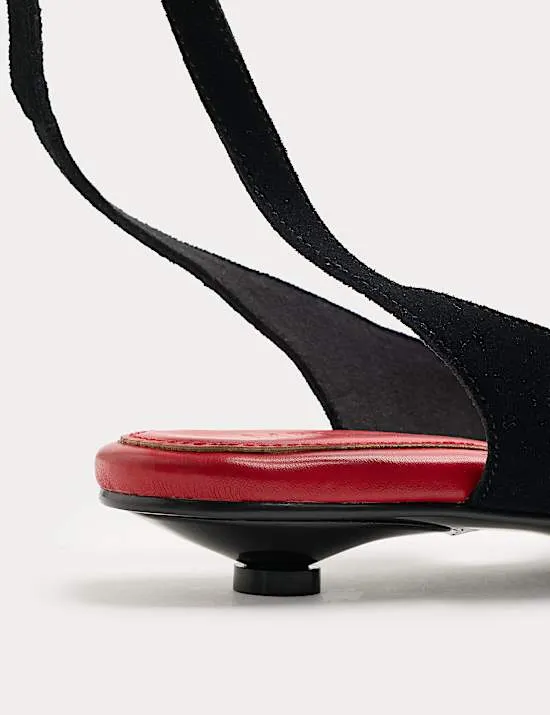 Sandalen aus Wildleder zum Binden mit Knöchelriemen und kleinem Absatz