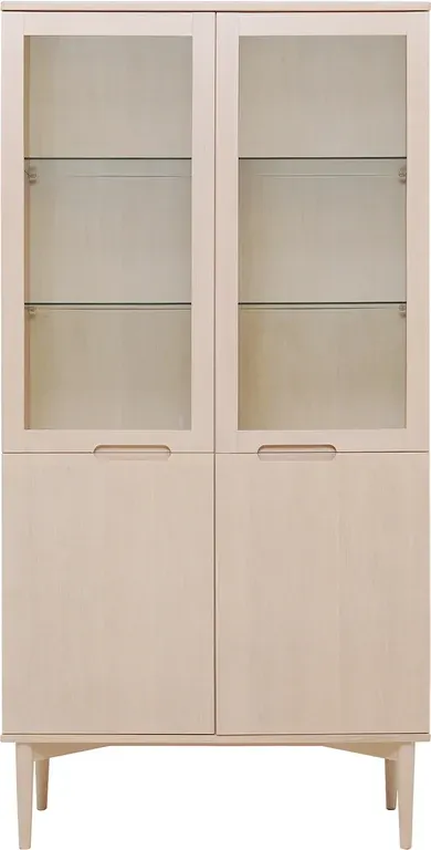Karmøy vitrine 95 x 41 H: 190 cm, hvitpigmentert eikefiner, med ledlys