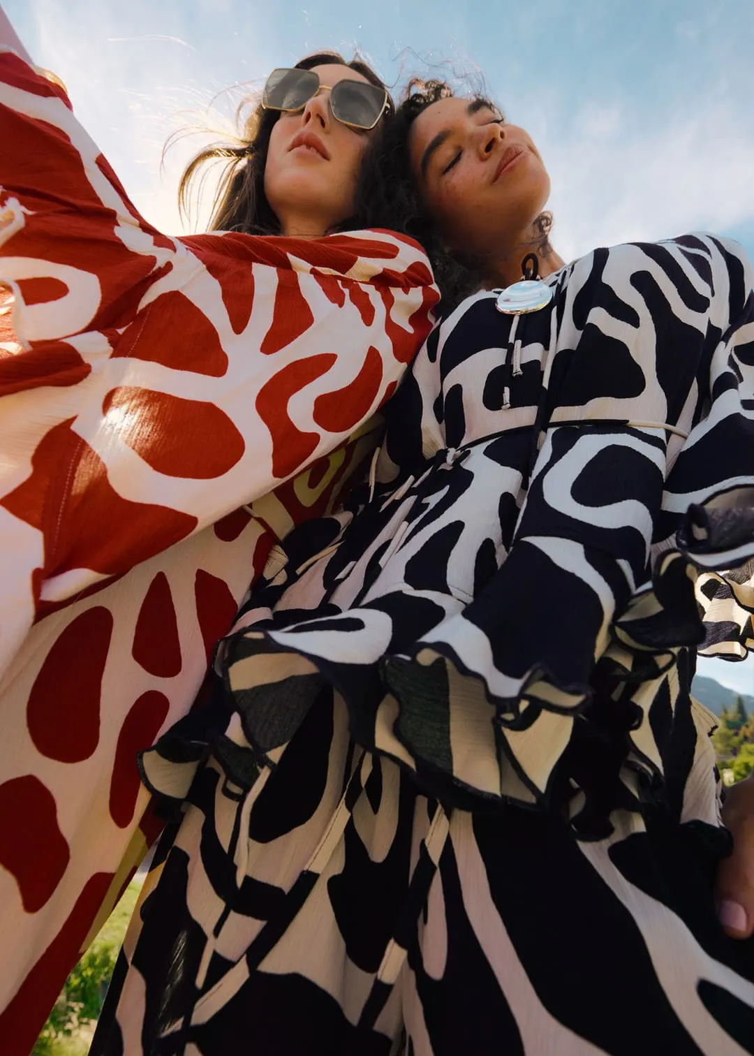 Mönstrad kaftan med volang