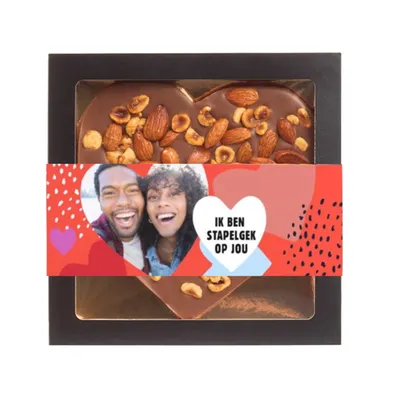Patisserie de Bijenkorf | Chocolade-noten hart | Stapelgek op jou met eigen foto| 225g