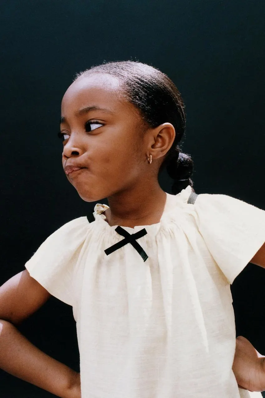 EMBROIDERED FLORAL BLOUSE