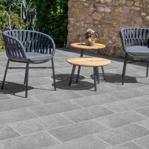 Piastrella da pavimento esterno in gres naturale 25 x 50 cm smaltato grigio satinato Cloud R11 traffico intenso (pei 4/5) Sp. 8 mm 1.38 mq