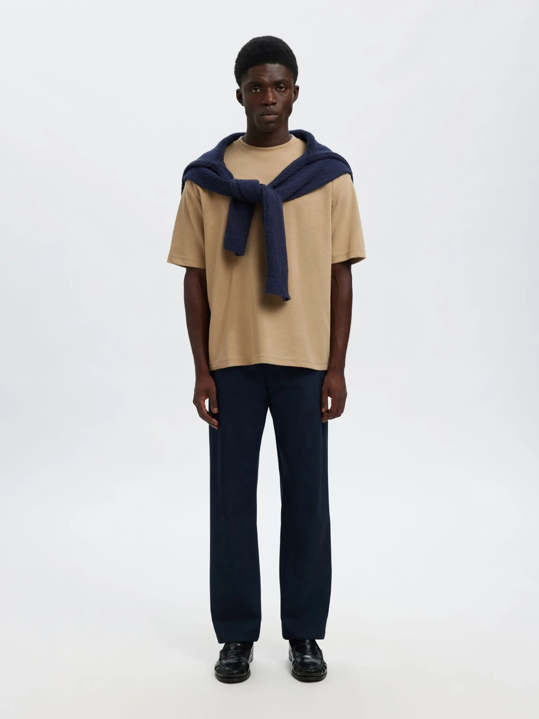 LOOSE FIT T-SKJORTE