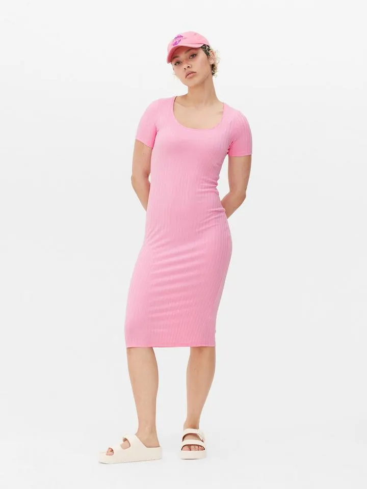 Robe mi-longue côtelée