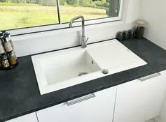 Évier composite de quartz blanc avec mitigeur dynamo 86 x 50 x 18 cm