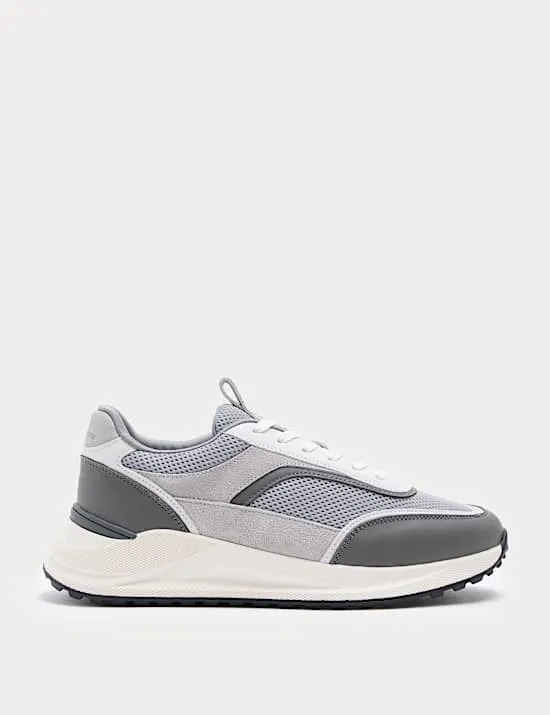 Sportturnschuhe mit Mesh
