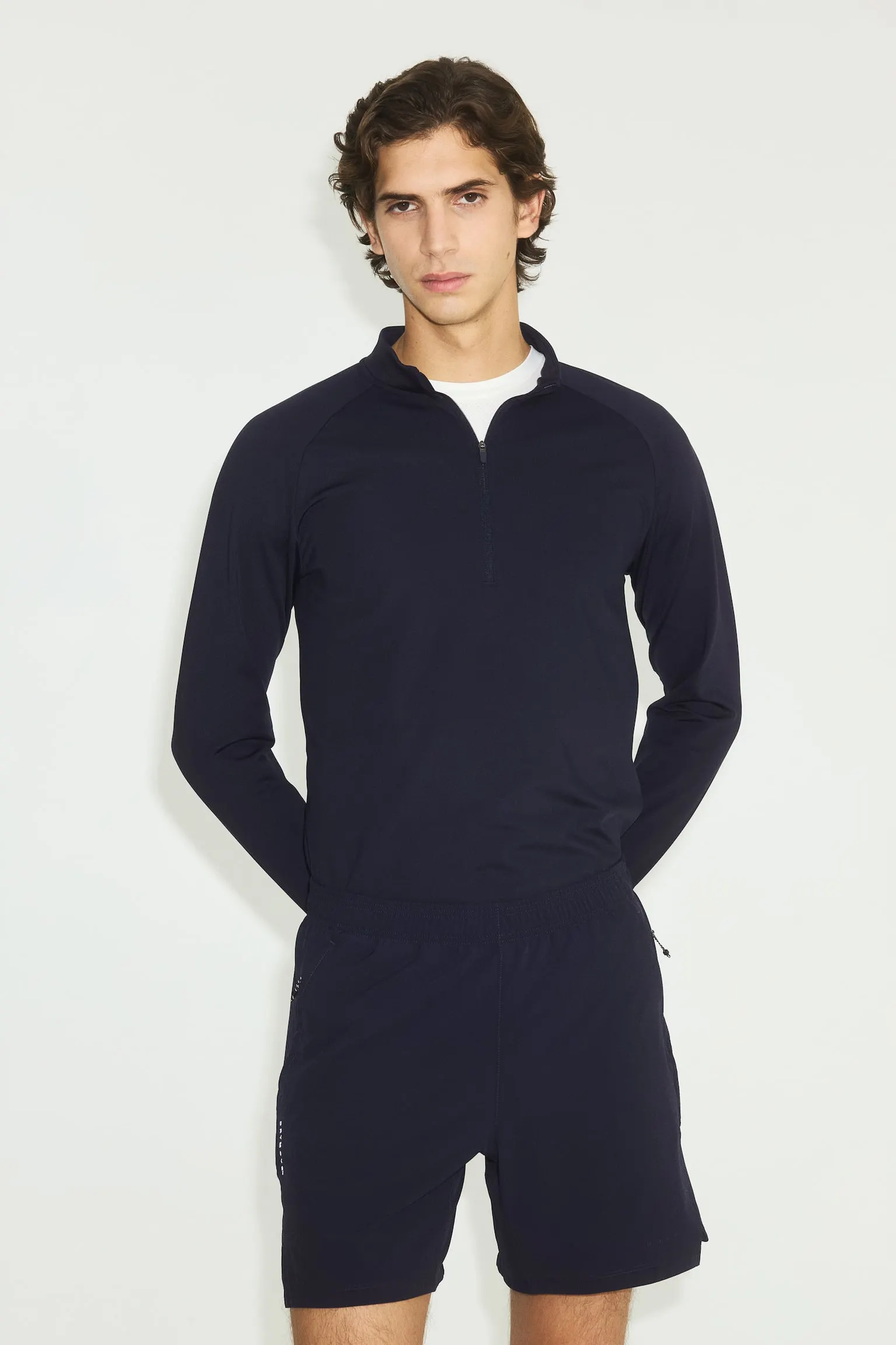 Shorts deportivos con DryMove™