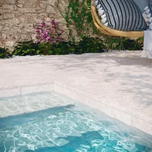 Suelo piscina cerámico Aura efecto travertino perla 60x120 cm C3