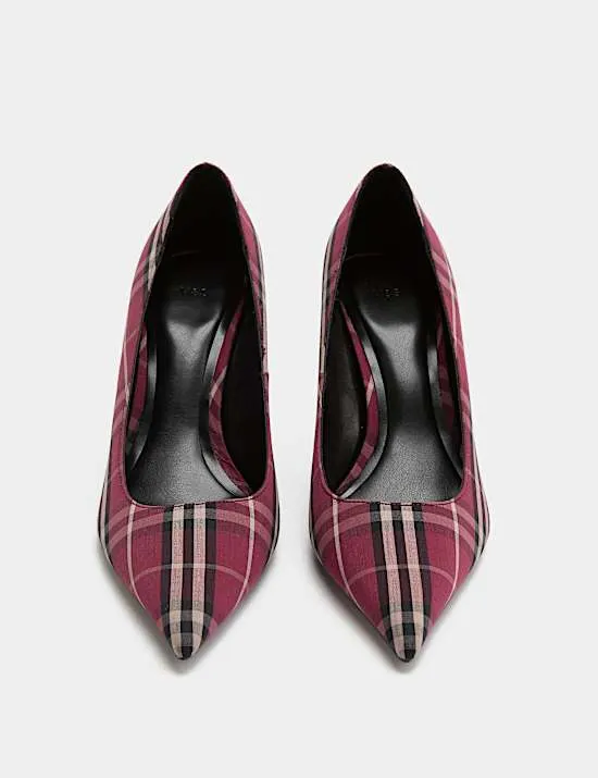 Stiletto-Pumps mit Karomuster